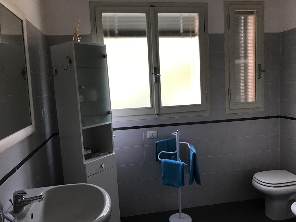 Triple Room Private External Bathroom,371953666:JPEG